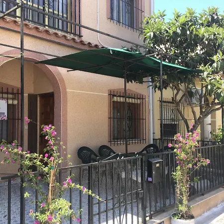 Casa Phoenix Bed & Breakfast Couette-café La Mariña