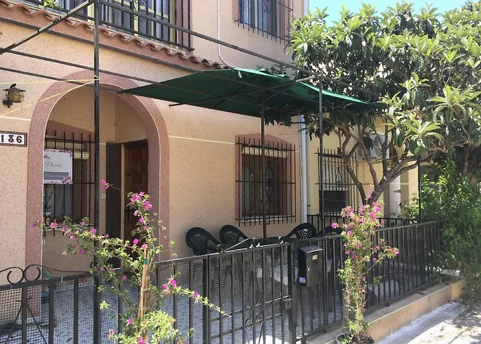 Casa Phoenix Bed & Breakfast Bed & Breakfast La Mariña
